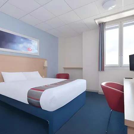 Travelodge Hotel 3*