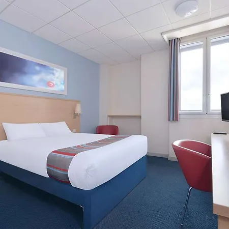 Travelodge 3*
