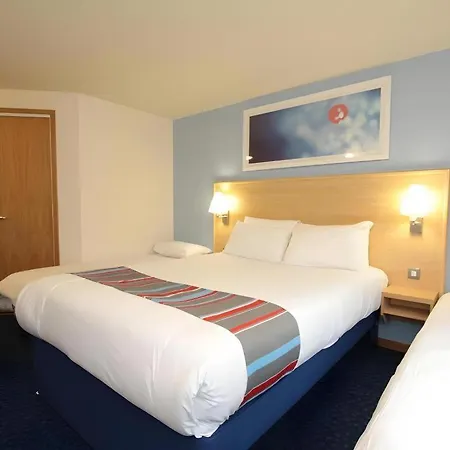 Travelodge Hotel 3*