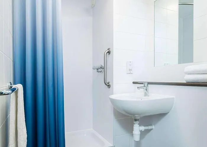 Travelodge 3*