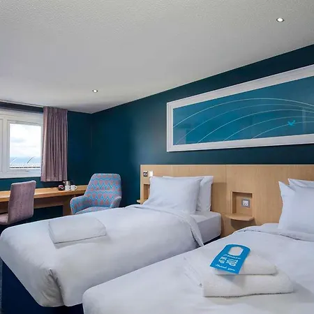 Travelodge Hotel 3*