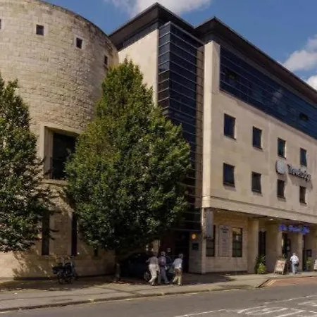 Travelodge Hotel 3*