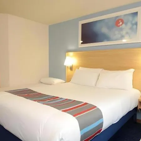 Travelodge 3*