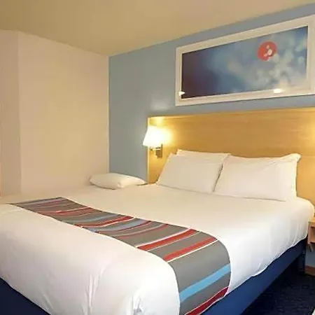 Travelodge 3*