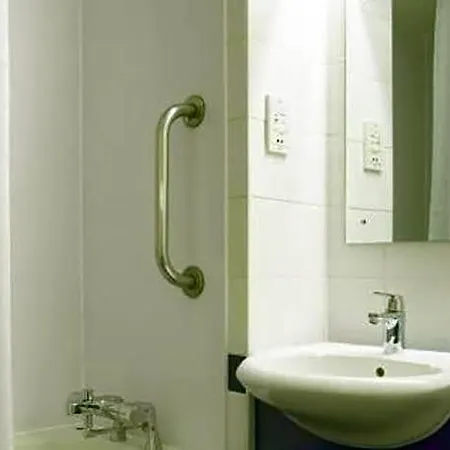 Travelodge 3* يورك