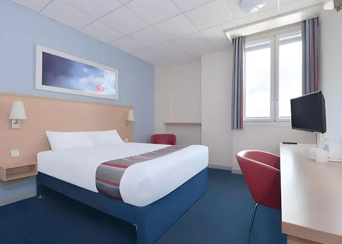 Travelodge Hotel 3*