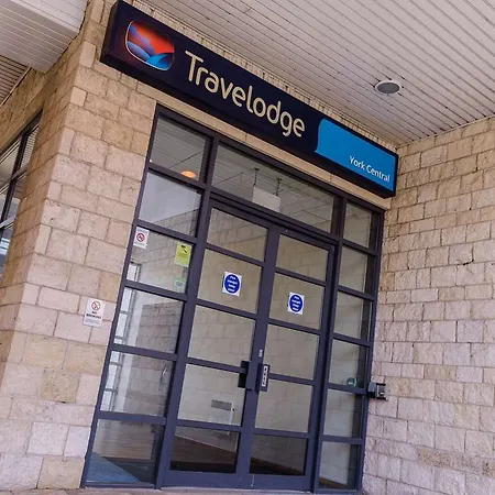 Travelodge 3*